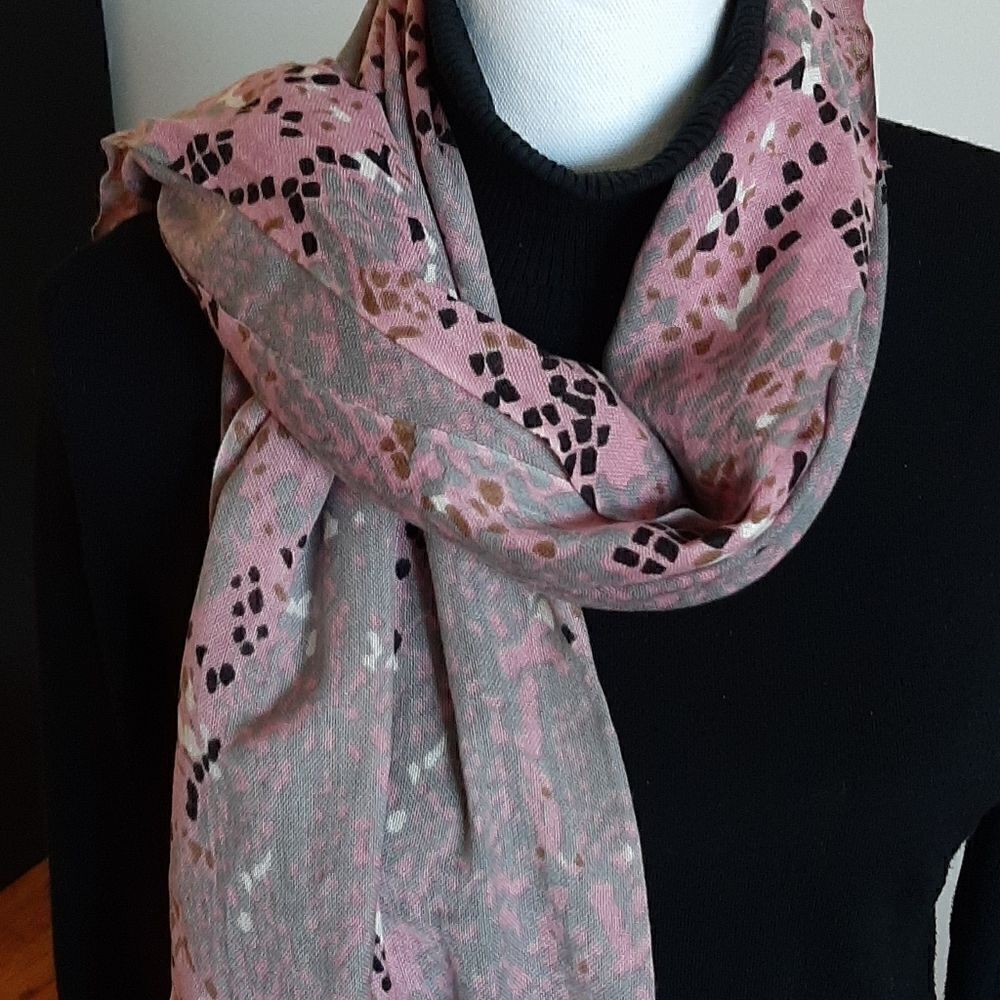 Long scarf